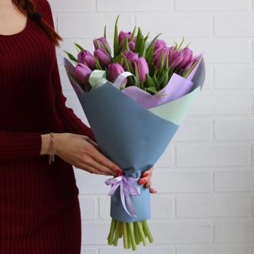 Фиолетовые тюльпаны