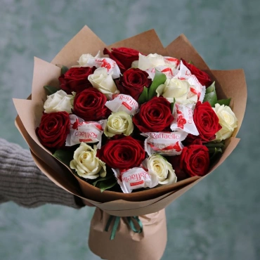 Розы и раффаэлло