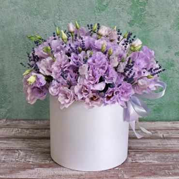 Большая композиция из Эустомы и лаванды