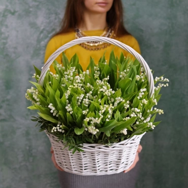 Ландыши в корзине