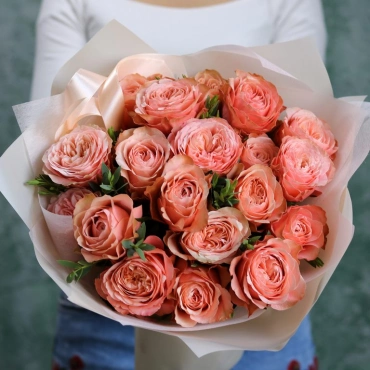 Букет из пионовидных роз Кахала