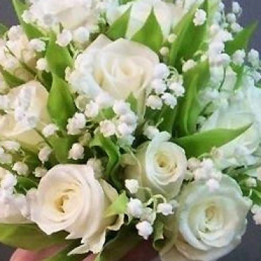 Букет из ландышей и розы