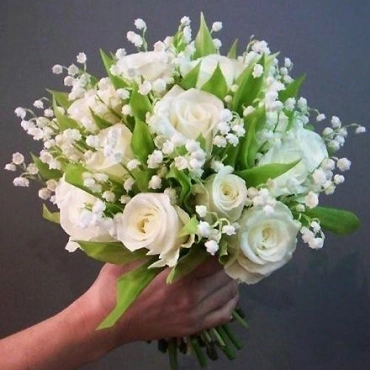 Букет из ландышей и розы