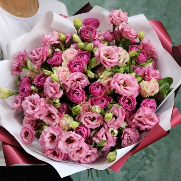 Букет из пионовидной розы, эустомы и альстромерии