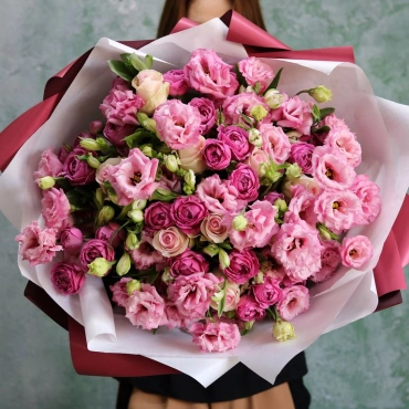 Букет из пионовидной розы, эустомы и альстромерии