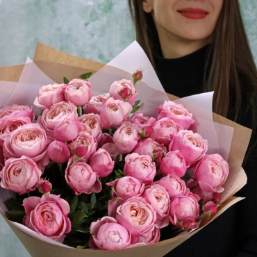 Пионовидные кустовые розы