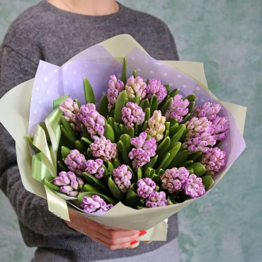 Букет из фиолетовых гиацинтов