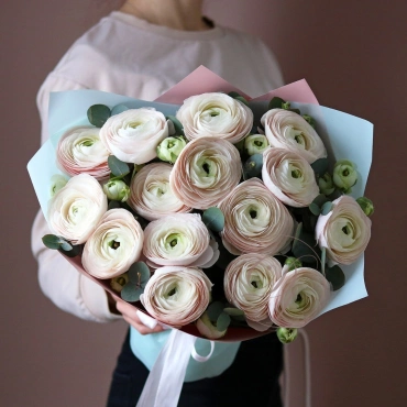 Ранункулюс с эвкалиптом