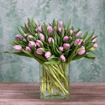 Тюльпаны в вазе