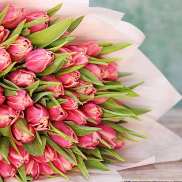 Махровые тюльпаны Коламбус в букете